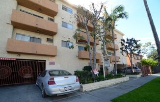 Eleanor Apartments...Gorgeous Apartment available..Awesome Hollywood Location!!