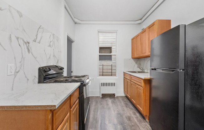 3 beds, 1 bath, $3,400, Unit 1