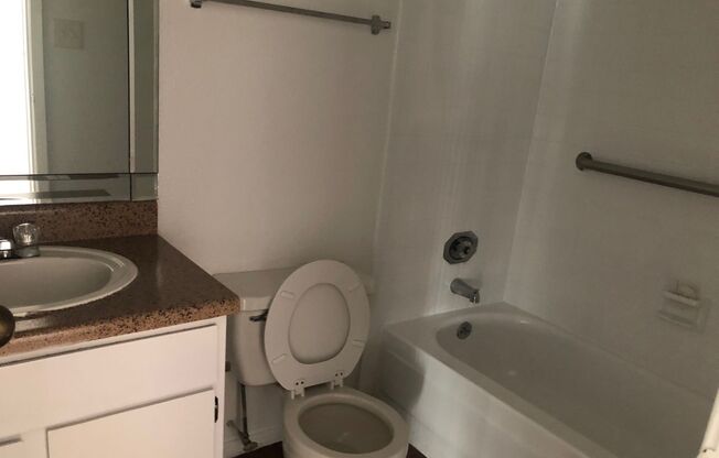1 bed, 1 bath, 660 sqft, $900, Unit 18-503