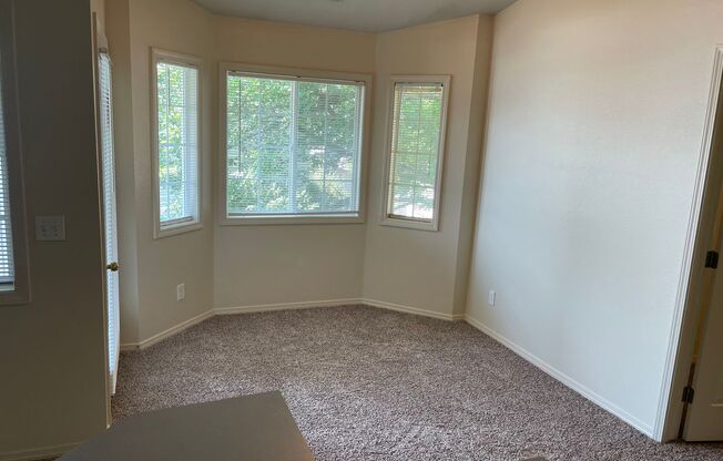 2 beds, 2 baths, 1,000 sqft, $1,395, Unit 012-201