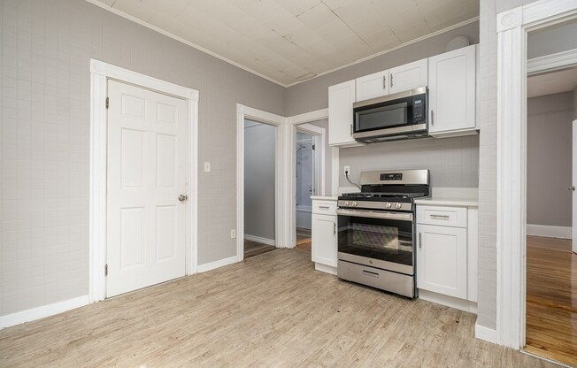128 WALNUT ST