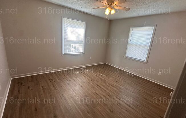 $1195 - 3 bed 1.5 bath - Single Family Home located in the McCormick Neighborhood
