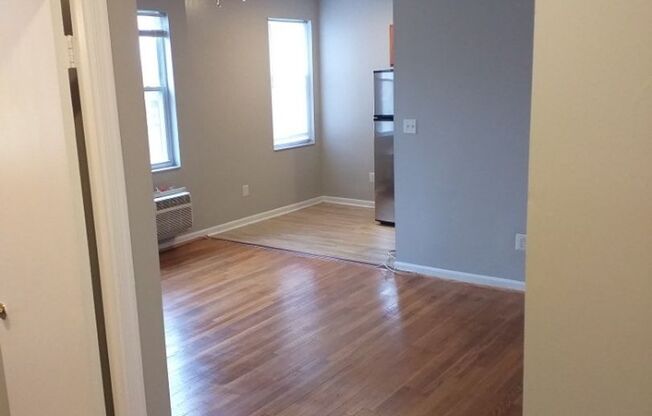 1 bed, 1 bath, 550 sqft, $1,595, Unit 301