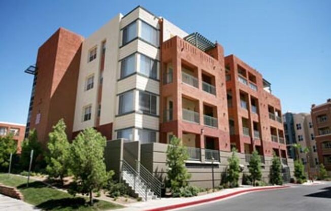 Beautiful modern feel 1 bedroom condo in guard gated Park Ave Condos