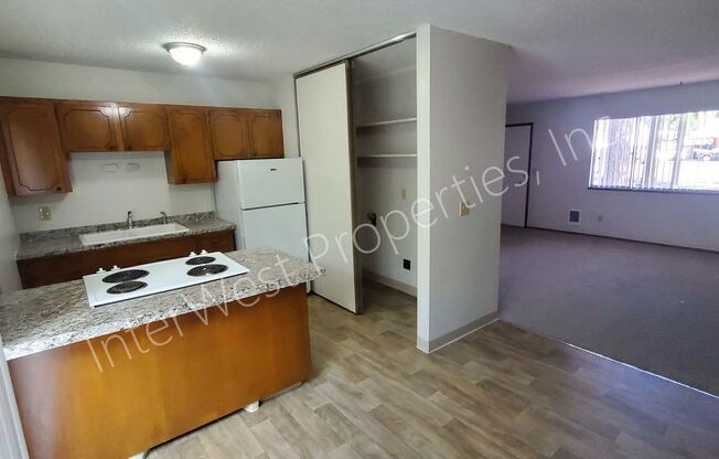 2 beds, 1 bath, 809 sqft, $1,650, Unit 5225