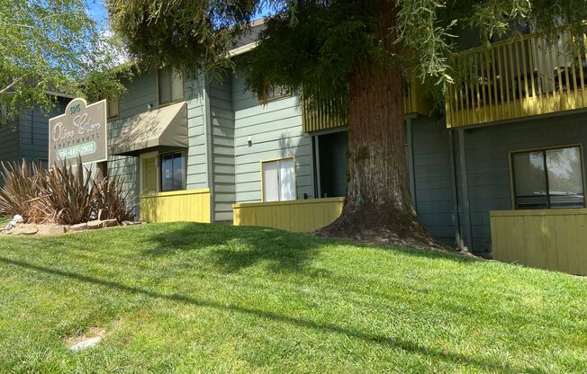 2 beds, 1 bath, $1,550, Unit 18