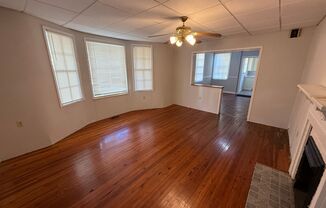 2 beds, 1 bath, $1,250, Unit 43 Elmwood