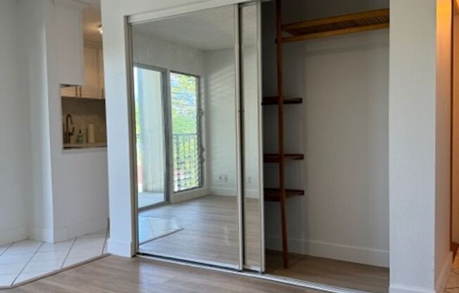 Renovated Studio with parking near Diamond Head