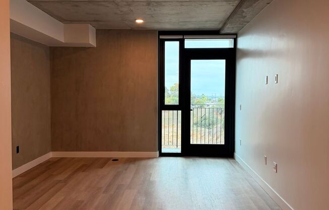 Studio, 1 bath, 440 sqft, $2,580, Unit 806