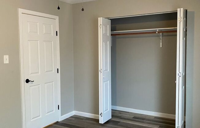 2 beds, 1.5 baths, 1,024 sqft, $1,275, Unit #5