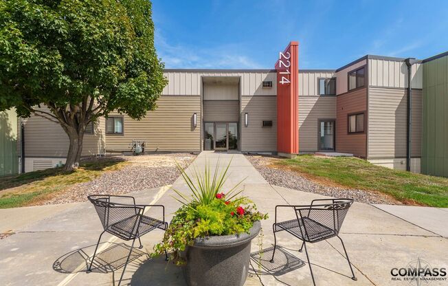 1 bed, 1 bath, 709 sqft, $1,045, Unit 2214-227