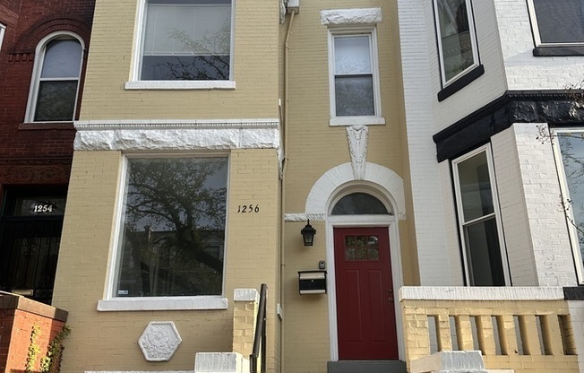 1256 COLUMBIA RD NW
