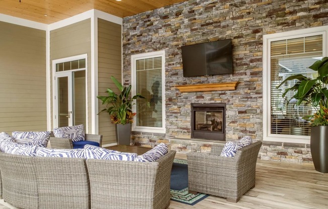 Garden Patio at The Oasis at Plainville