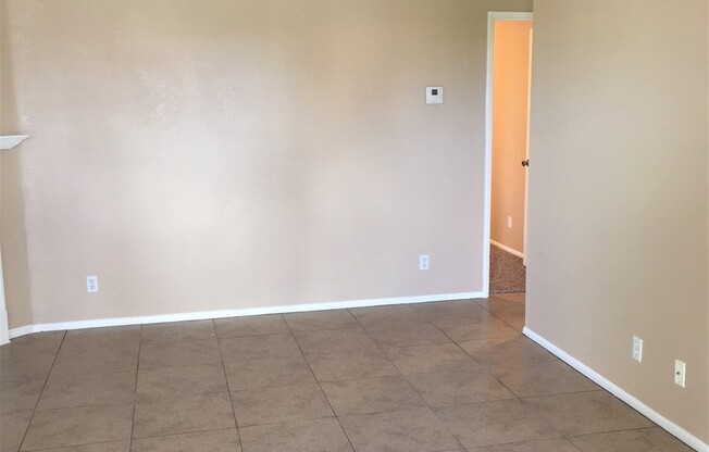 **CHARMING 2 BEDROOM/2 BATHROOM PATIO HOME IN CHANDLER (CHANDLER BLVD & COOPER)**