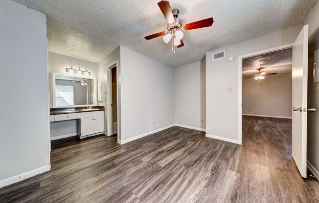 1 bed, 1 bath, 450 sqft, $1,199, Unit 311