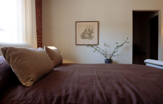 Studio, 1 bath, 275 sqft, $2,199, Unit 402