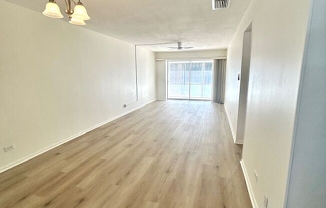 55+Community - ANNUAL 1/1 GREAT LOCATION - UPDATED UNIT WITH COMMUNITY HEATED POOL!