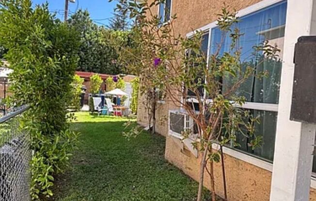 2 beds, 1 bath, 1,000 sqft, $3,040, Unit 1/2