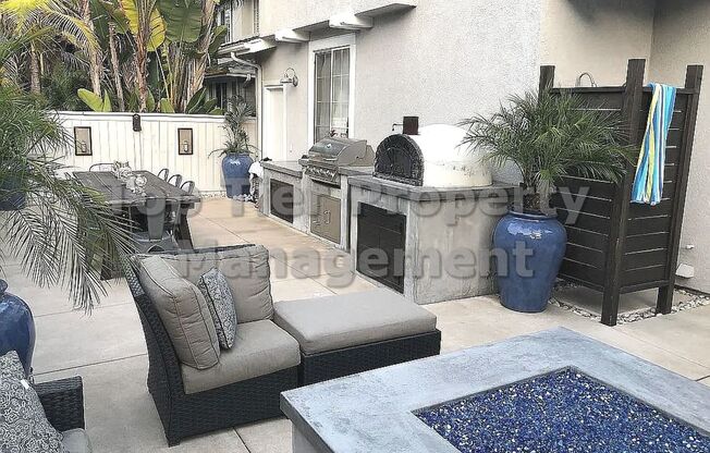 ***Carlsbad Beach House - 3 bed / 2.5 bath Home in Gated Community - Available 11/25***