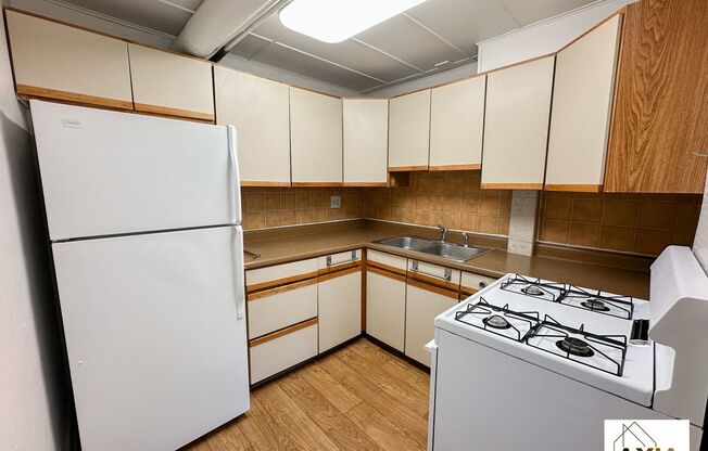 1090 11th St