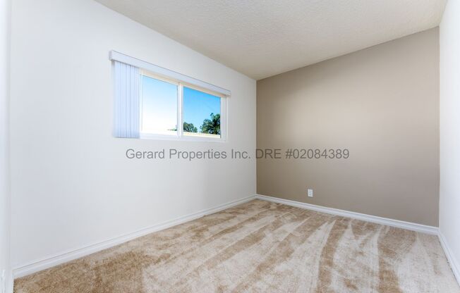 2 beds, 1 bath, $2,500, Unit #F