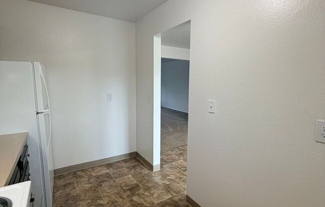 MOVE IN SPECIAL: $300 OFF - Remodeled 2 Bedroom Apartment Available NOV 10th!