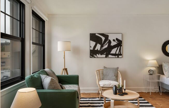 Studio, 1 bath, 372 sqft, $1,650, Unit 109