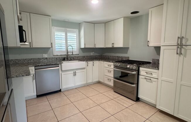 REMODELED Eustis 2/2 with NO HOA!