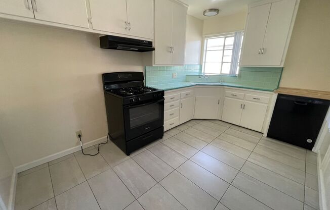 1 bed, 1 bath, 624 sqft, $1,999, Unit 4