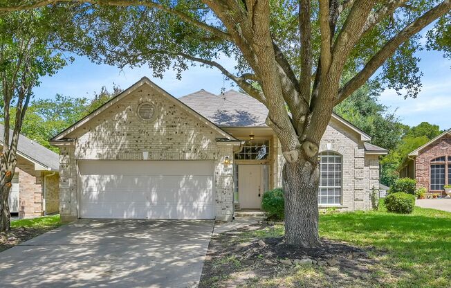 Beautiful home in gated community with lake access!