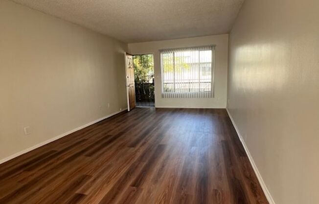 2 beds, 1.5 baths, 900 sqft, $2,350, Unit 08