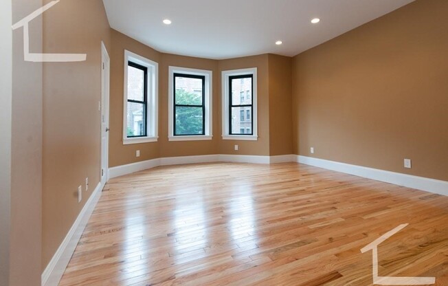 6 Lothian Rd #3