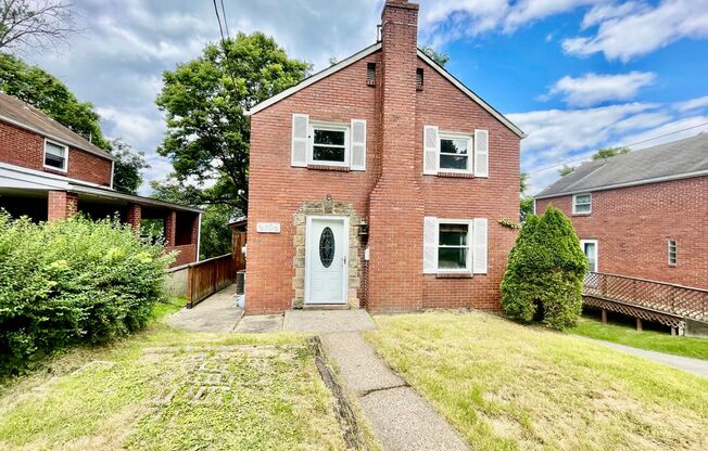 Exquisite 3 Bed, 1 Bath Retreat at 5705 Hilltop, Verona, PA