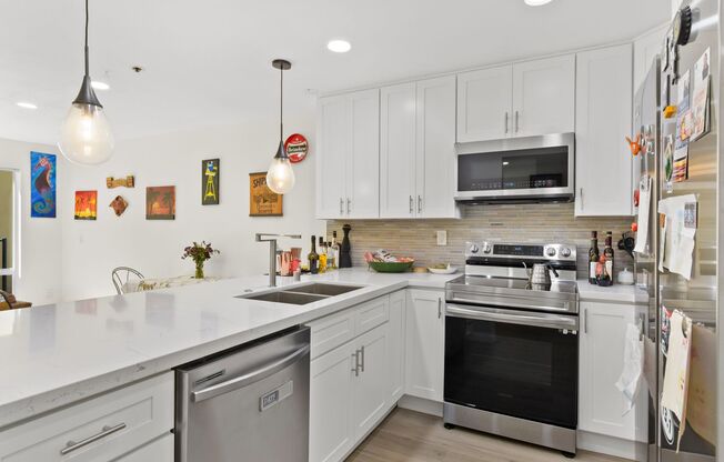 2 beds, 2 baths, $3,500, Unit # 3 A