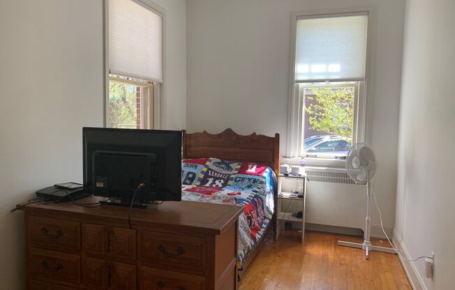 1 bed, 1 bath, $900, Unit 3