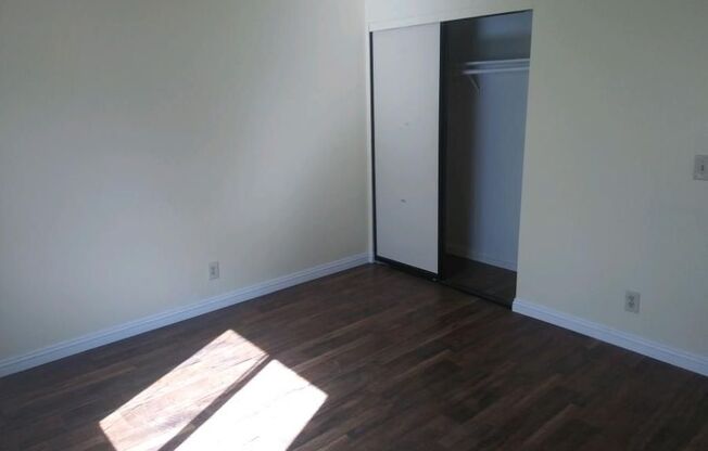 1218 W SUNSET BLVD