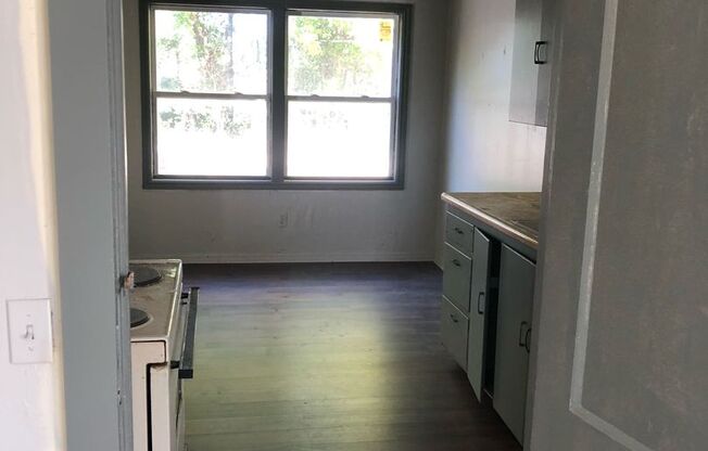 $625 - 1 bed 1 bath - Single Family Home