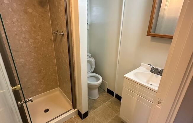 Studio, 1 bath, 342 sqft, $1,245, Unit 4348 Broadway Unit B