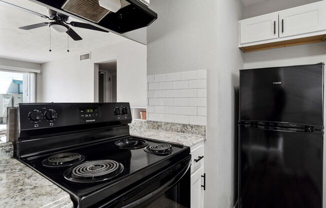 2 beds, 1.5 baths, 850 sqft, $1,149, Unit G240