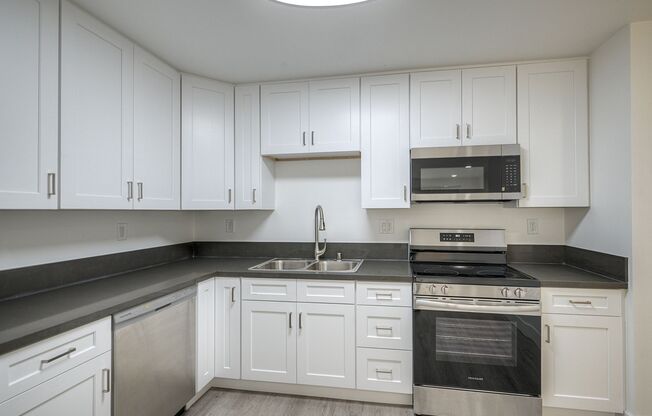 1 bed, 1 bath, 672 sqft, $2,295, Unit #51 - 1X1 672 SQ FT PENTHOSUE