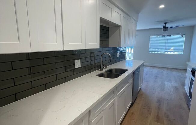 350 N Crescent Drive