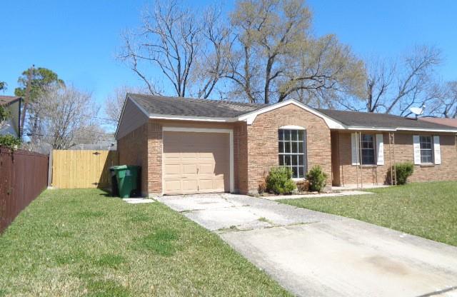 4002 CLOVERBROOK DR