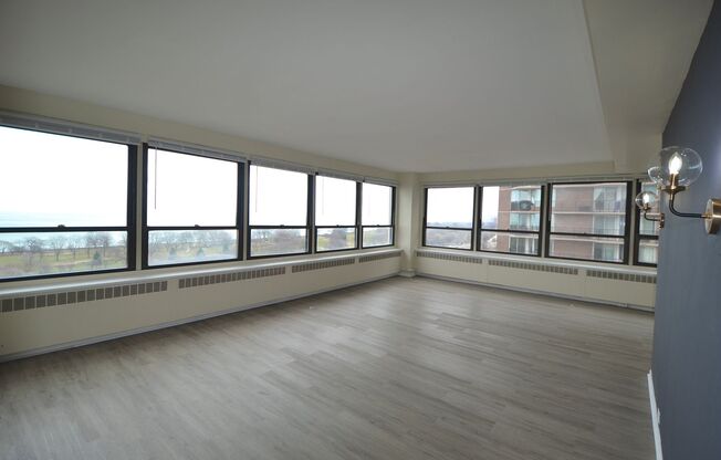 3 beds, 2 baths, $3,800, Unit 418-1505