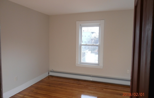 2 beds, 1 bath, 700 sqft, $2,500, Unit 2R