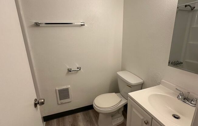 1 bed, 1 bath, 600 sqft, $1,095, Unit 44