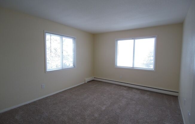 2 beds, 1 bath, 900 sqft, $1,255, Unit 4705 Indian Hills Dr., #14, Mount Pleasant, WI 53406