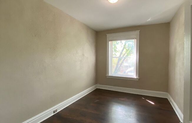 SPACIOUS 4 Bed 2 Bath House!