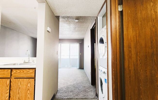 1 bed, 1 bath, 643 sqft, $1,275, Unit 210