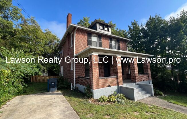 Lovely Four Bedroom Home in South Roanoke