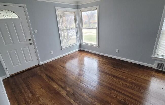 3 Bedroom 1 Bath Home in Eastpointe